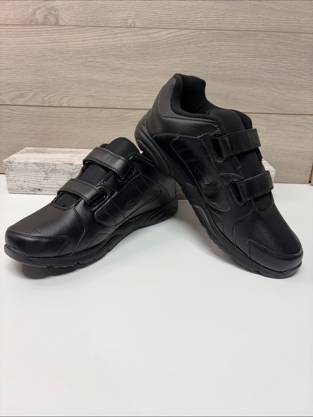 Men's Black Athletic Sneakers 14 W with Velcro Straps